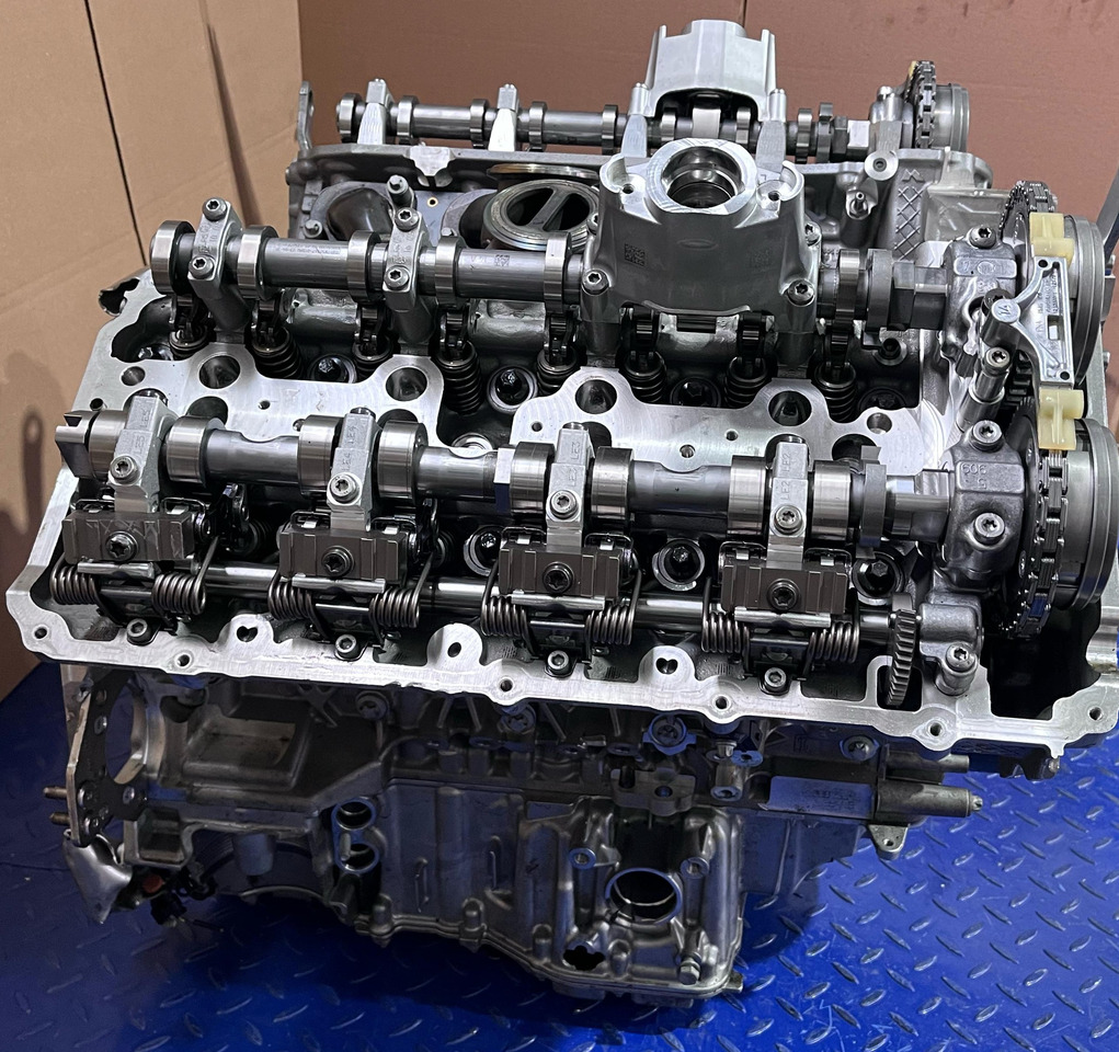 BMW Motor S63B44B Euro 6 - Engine: picture 4 BMW Motor S63B44B Euro 6 - Engine: picture 4