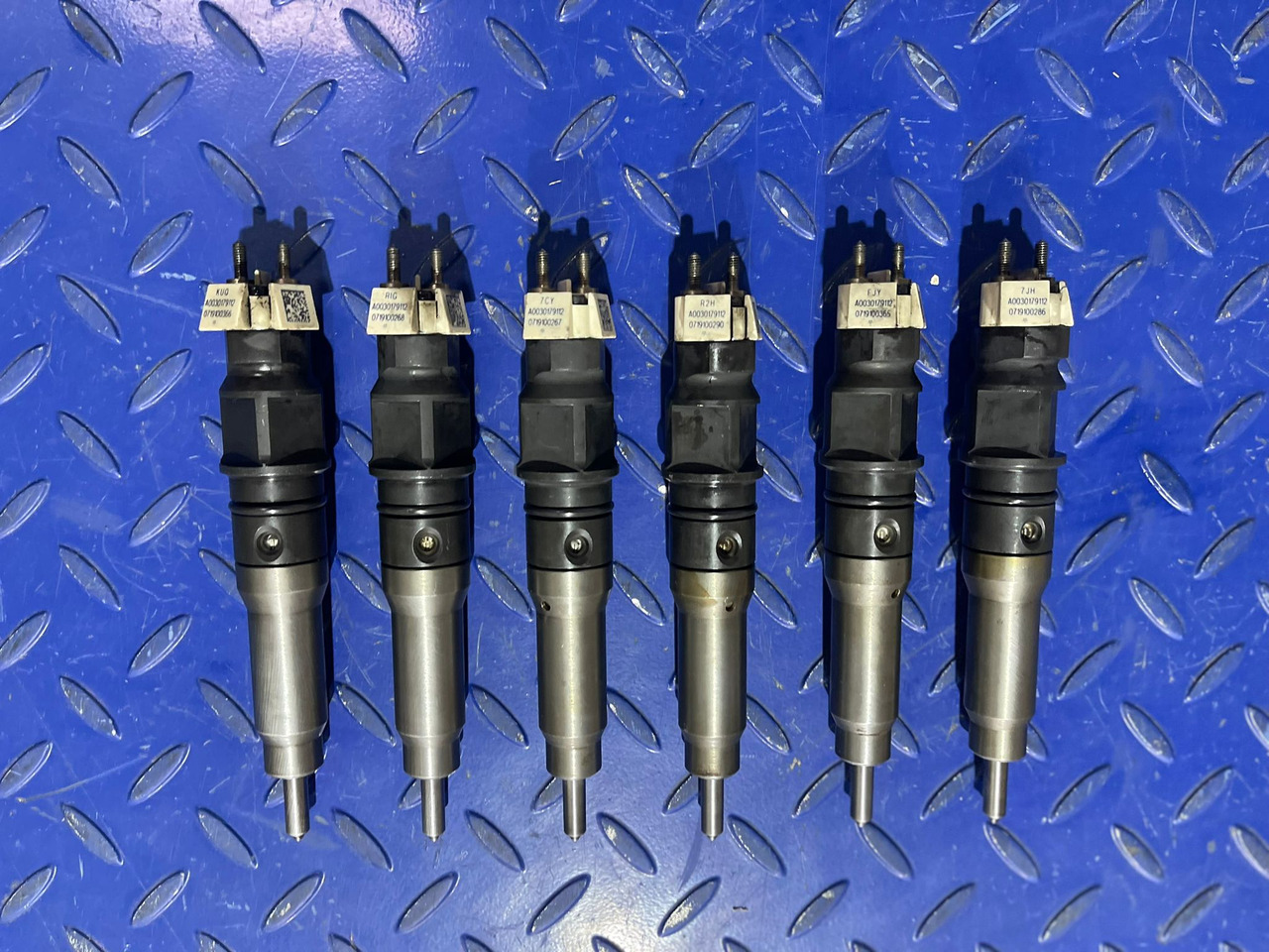 BOSCH A0030179112 - Injector: picture 1 BOSCH A0030179112 - Injector: picture 1