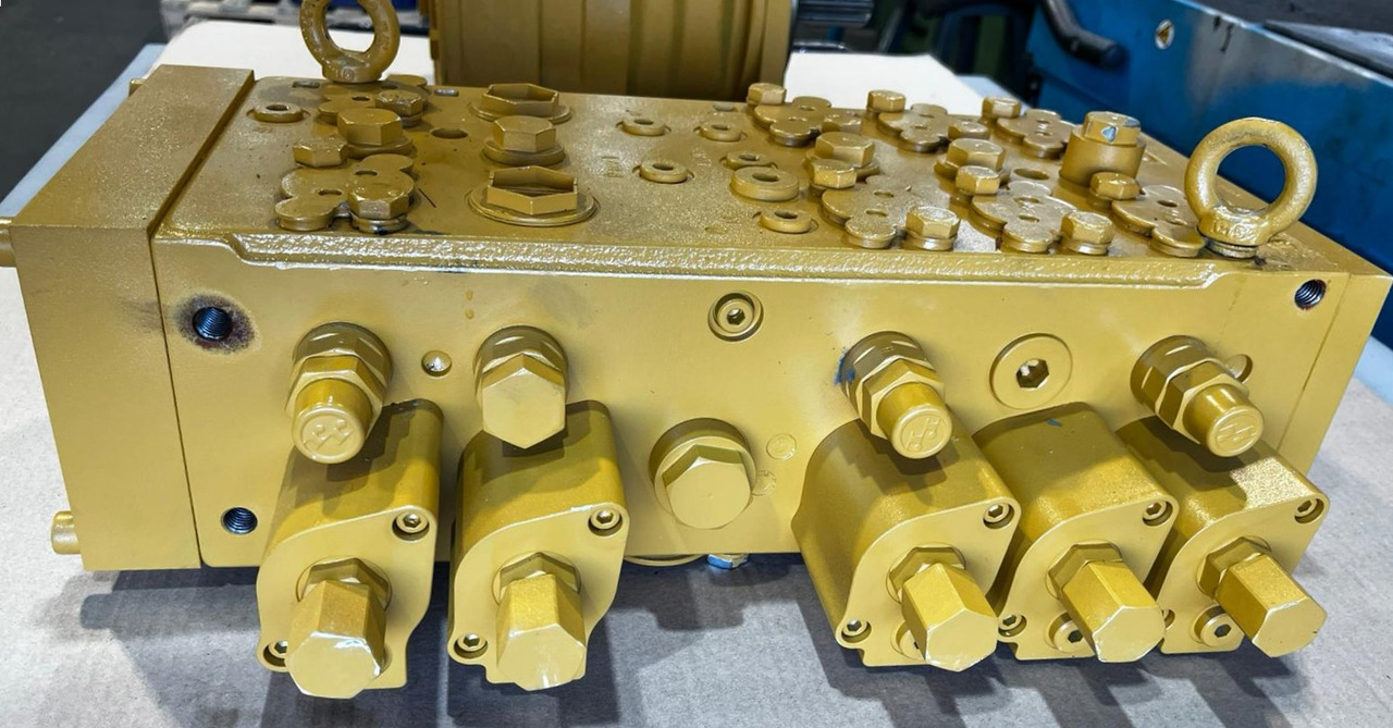 CATERPILLAR 194-7848 Valve GP-Main Control – Genuine Caterpillar Hydraulic Control Valve - Valve for Wheel excavator: picture 1 CATERPILLAR 194-7848 Valve GP-Main Control – Genuine Caterpillar Hydraulic Control Valve - Valve for Wheel excavator: picture 1