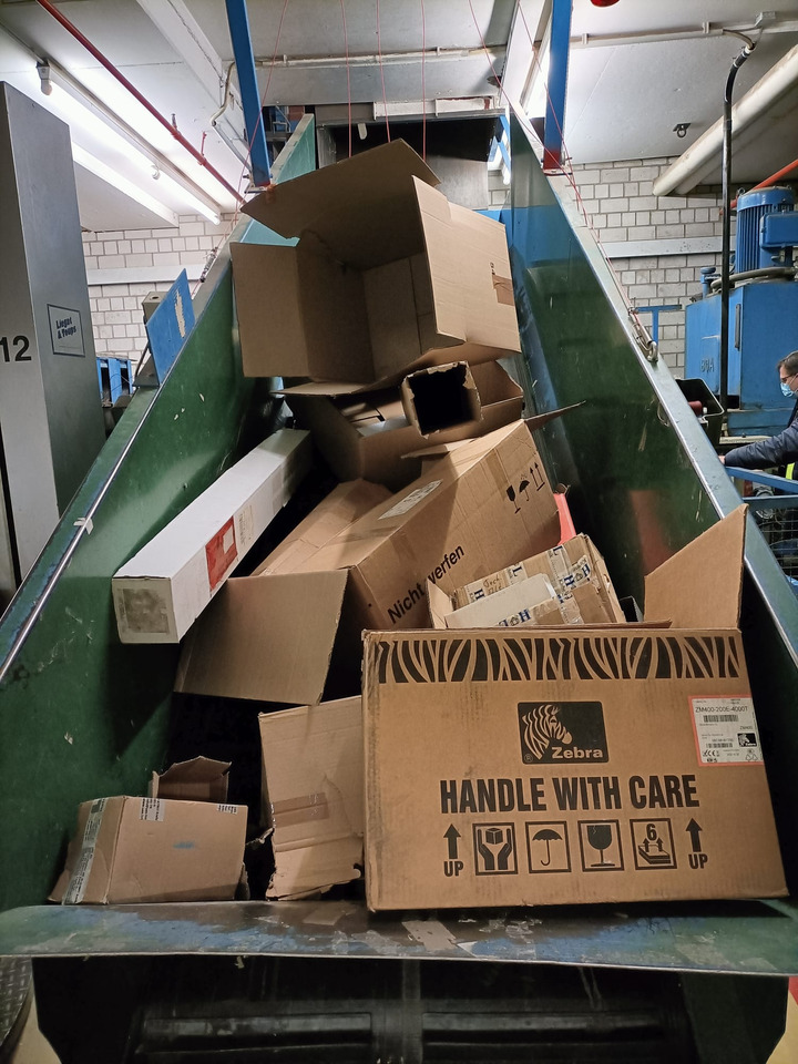 Boa Continuu 25-LB-6 Carton Plasic Press 40 T - Industrial equipment: picture 5 Boa Continuu 25-LB-6 Carton Plasic Press 40 T - Industrial equipment: picture 5