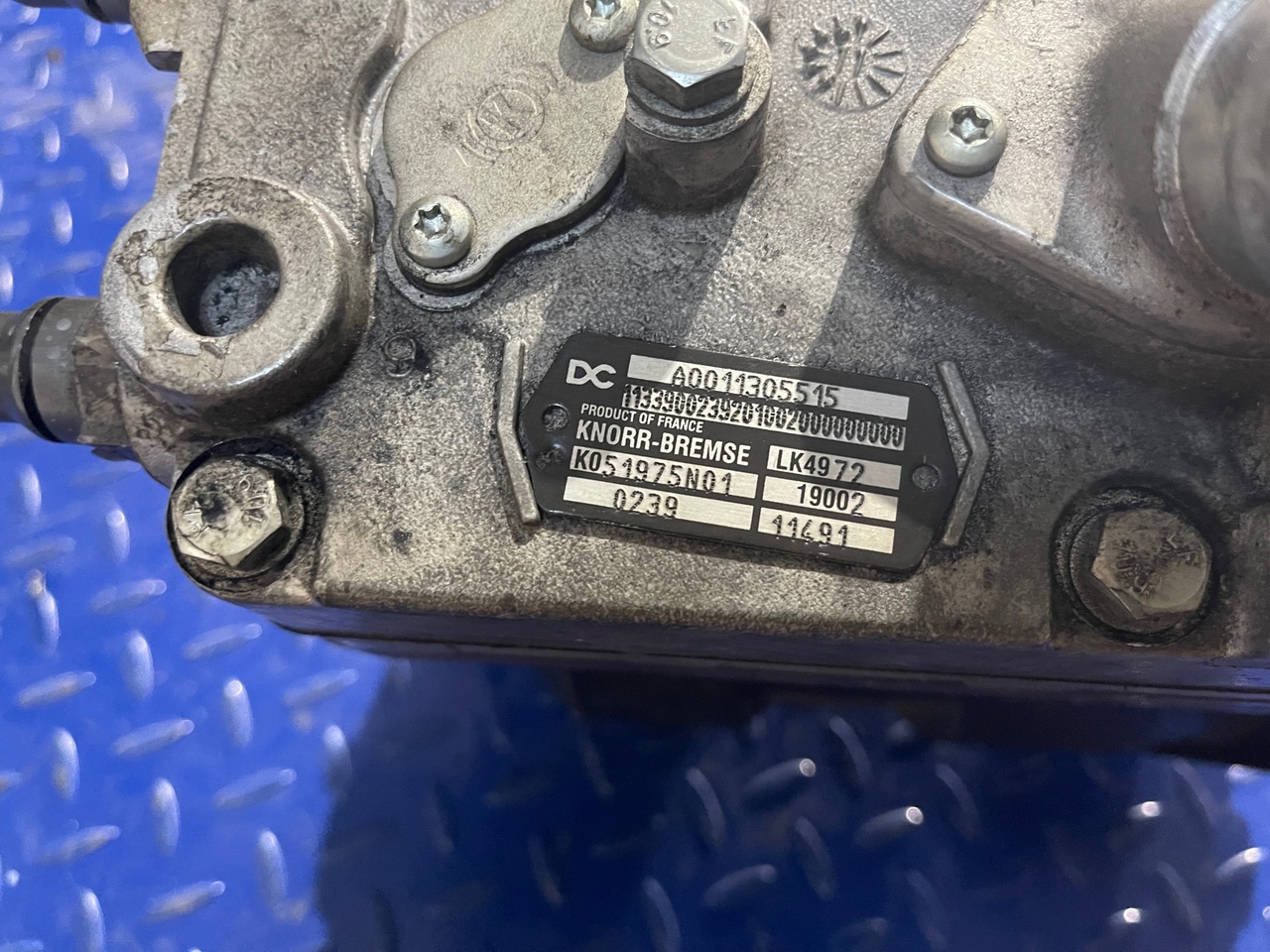 KNORR-BREMSE Mercedes Actros A0011305515 - Air brake compressor for Truck: picture 4 KNORR-BREMSE Mercedes Actros A0011305515 - Air brake compressor for Truck: picture 4