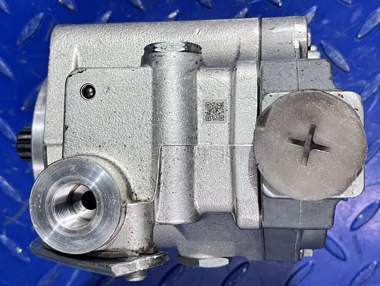 Mercedes Actros MP4 Servo Pump A9604600280 - Steering pump for Truck: picture 1 Mercedes Actros MP4 Servo Pump A9604600280 - Steering pump for Truck: picture 1