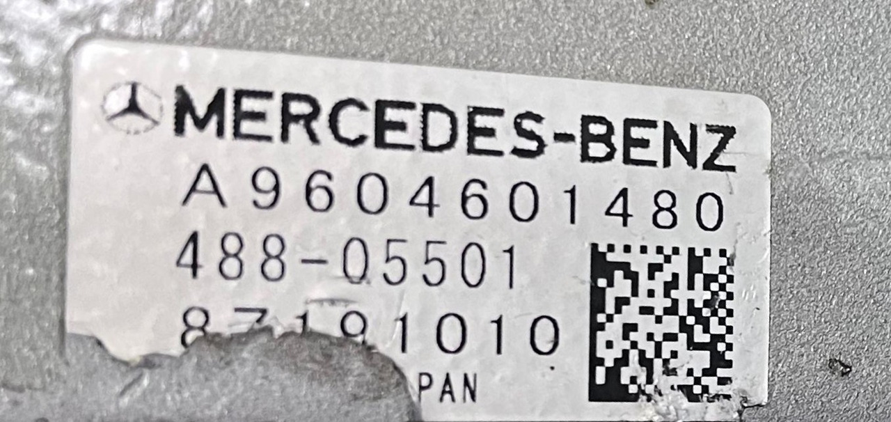 Mercedes Actros MP4 Servo Pump A9604600280 - Steering pump for Truck: picture 5 Mercedes Actros MP4 Servo Pump A9604600280 - Steering pump for Truck: picture 5