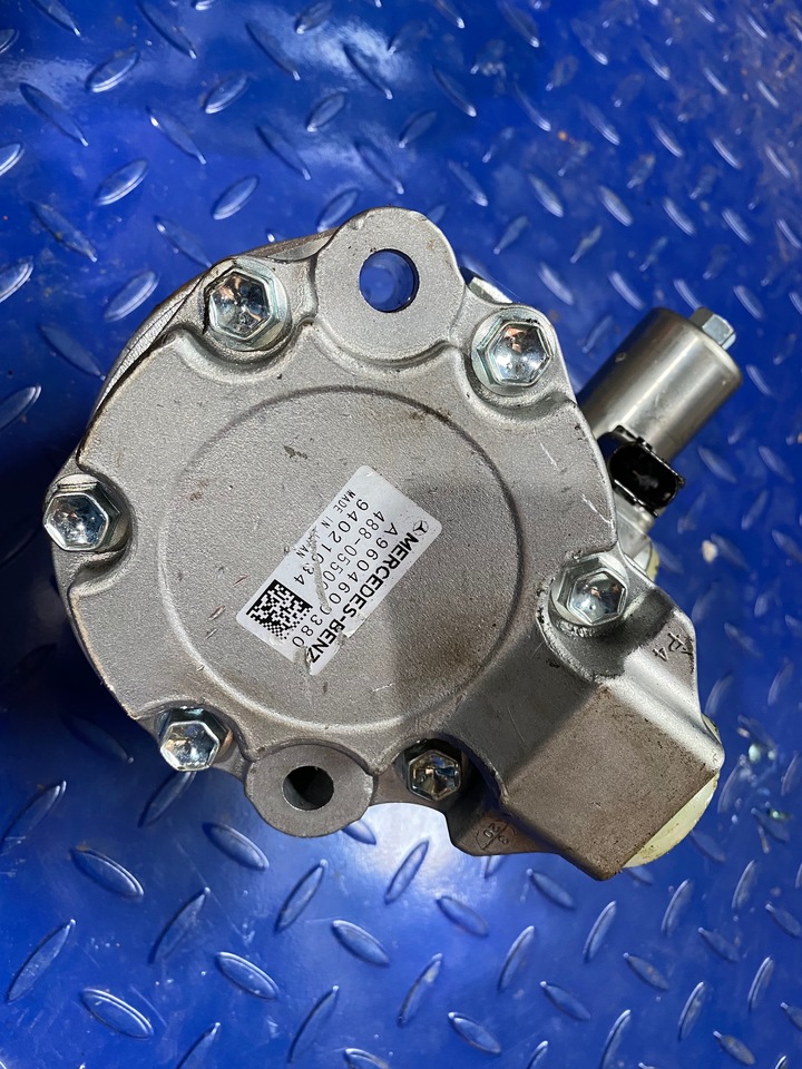 Mercedes Servo Pump A9604600380 Actros MP4 - Steering pump for Truck: picture 2 Mercedes Servo Pump A9604600380 Actros MP4 - Steering pump for Truck: picture 2