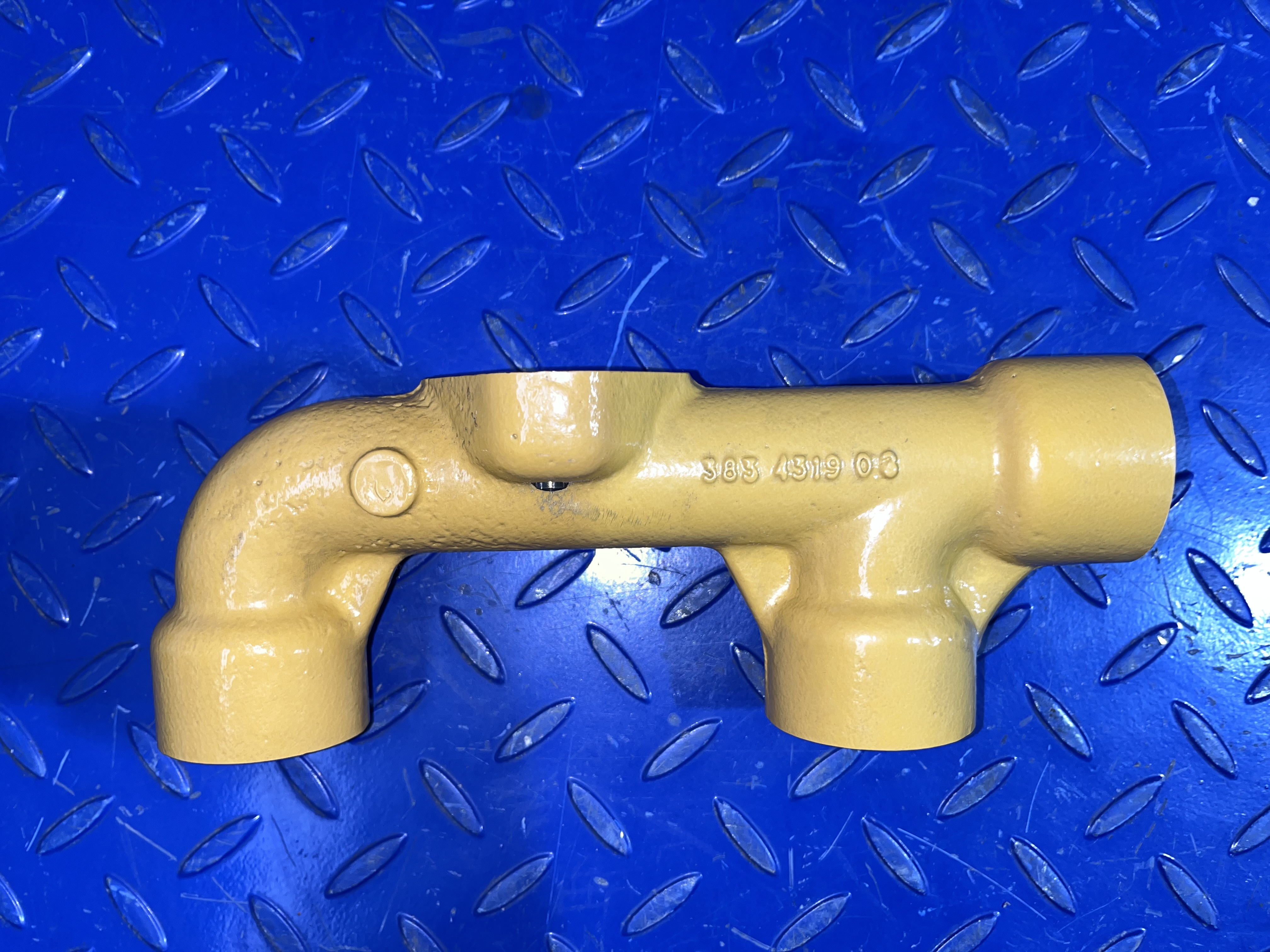 CATERPILLAR Manifold - Spare parts for Construction machinery: picture 3 CATERPILLAR Manifold - Spare parts for Construction machinery: picture 3