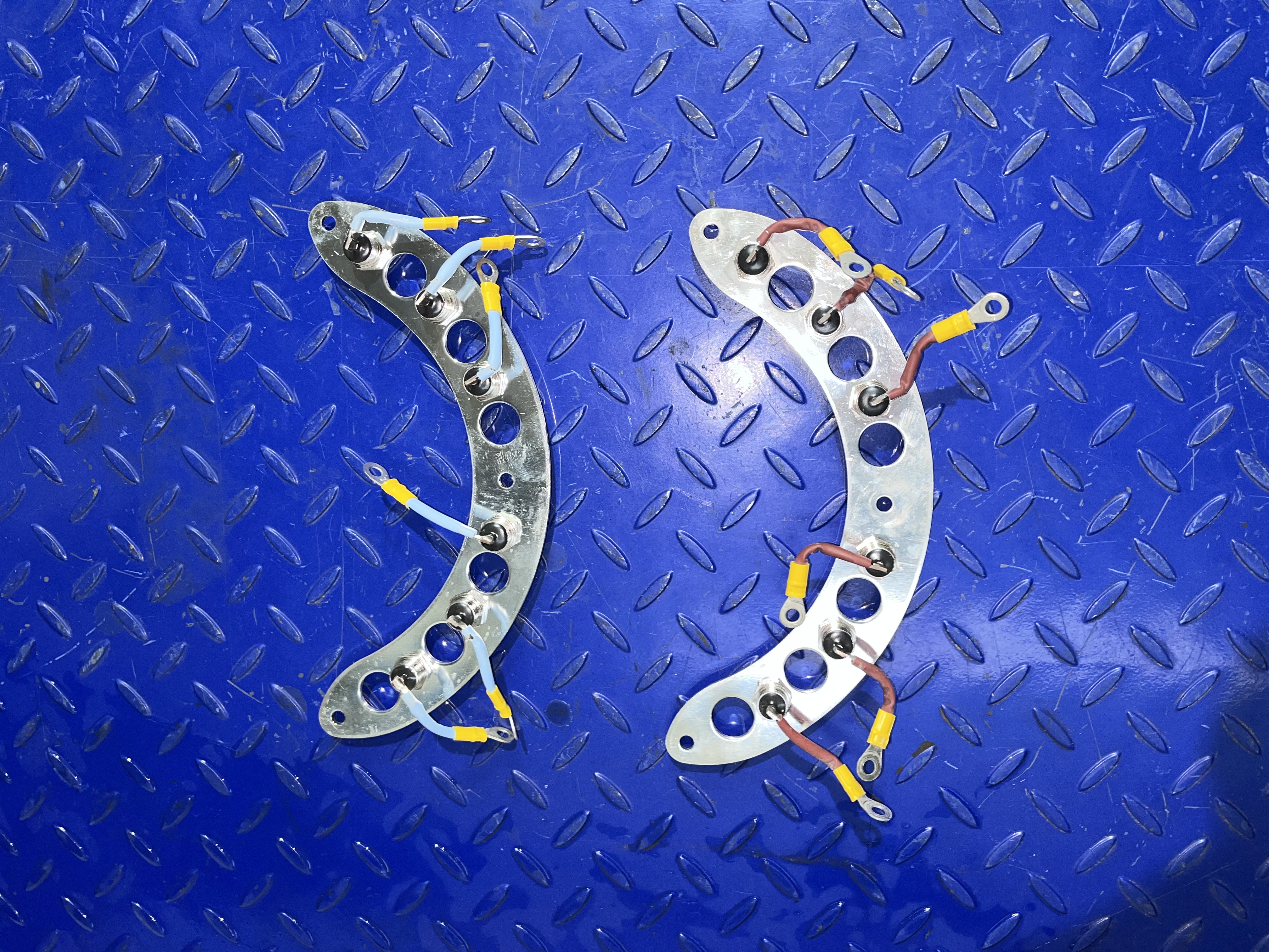 CATERPILLAR Support - Diode - Spare parts: picture 2 CATERPILLAR Support - Diode - Spare parts: picture 2