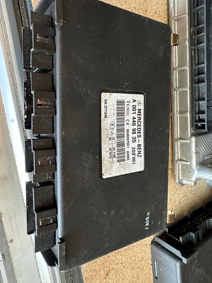 Temic Mercedes Unimog Ecu A0004469835 - ECU for Other machinery: picture 1 Temic Mercedes Unimog Ecu A0004469835 - ECU for Other machinery: picture 1