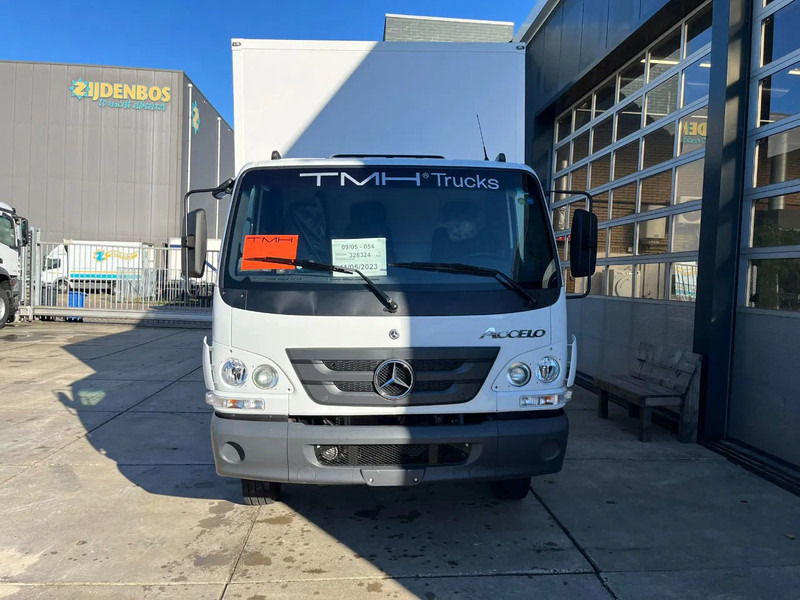 Lease a Mercedes-Benz Accelo 915 4x2 Closed Cargo Truck Mercedes-Benz Accelo 915 4x2 Closed Cargo Truck: picture 10
