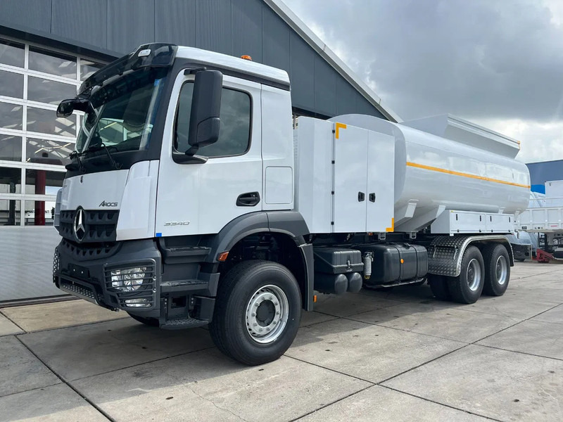 Mercedes-Benz Arocs 4040 6x6 Water Tank Truck - Tank truck: picture 1 Mercedes-Benz Arocs 4040 6x6 Water Tank Truck - Tank truck: picture 1