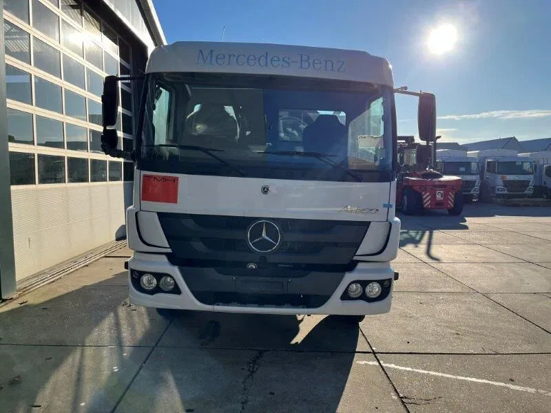 Mercedes-Benz Atego 1418 4x2 Fuel Tank Truck - Tank truck: picture 4 Mercedes-Benz Atego 1418 4x2 Fuel Tank Truck - Tank truck: picture 4