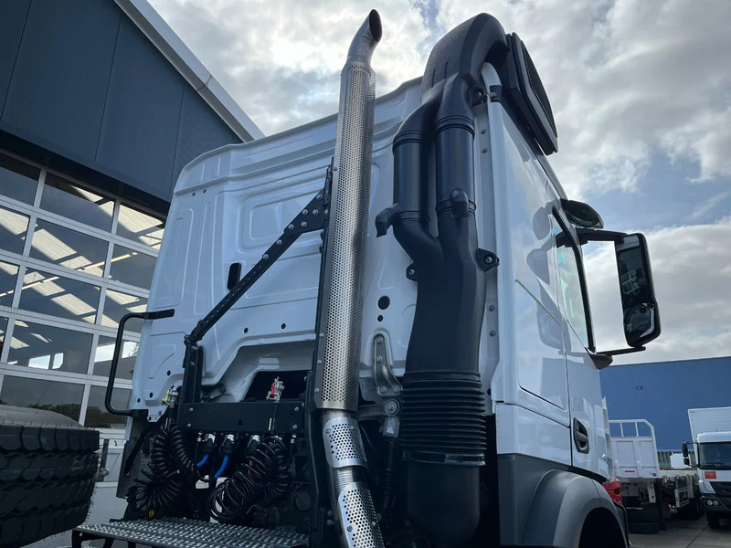New Tractor unit Mercedes-Benz Arocs 4058 AS 6x6 Tractor Head 180T Push Pull EURO-5: picture 18