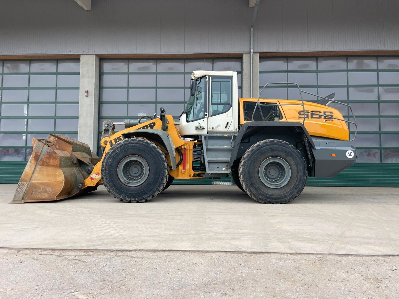 Liebherr L566 - Wheel loader: picture 4 Liebherr L566 - Wheel loader: picture 4