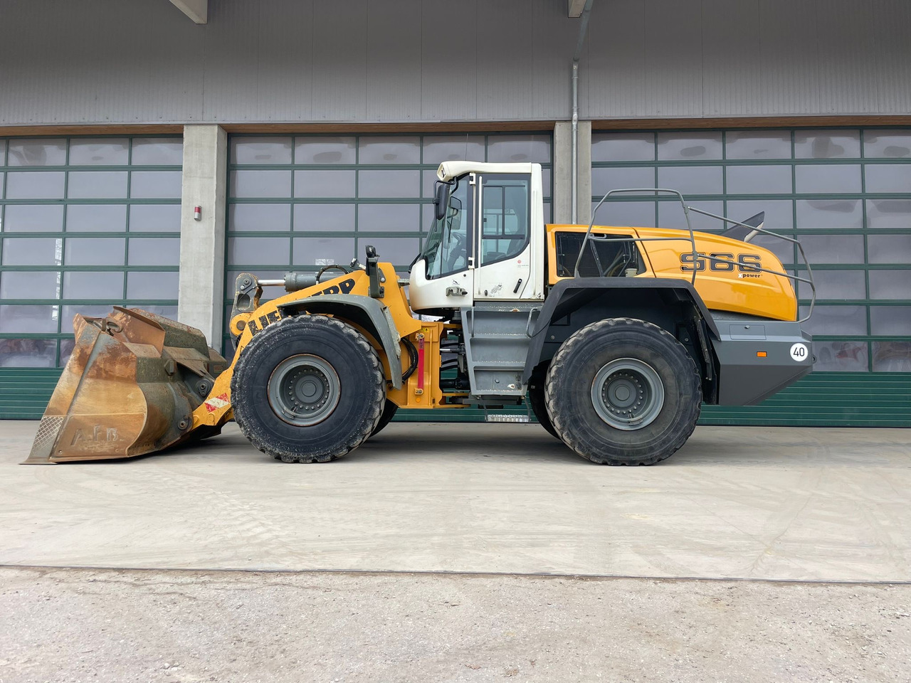 Liebherr L566 - Wheel loader: picture 1 Liebherr L566 - Wheel loader: picture 1