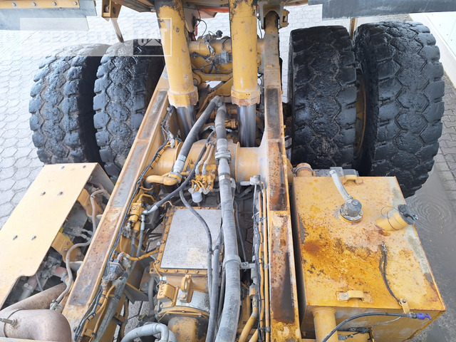 Rigid dumper/ Rock truck Cat 772G: picture 15