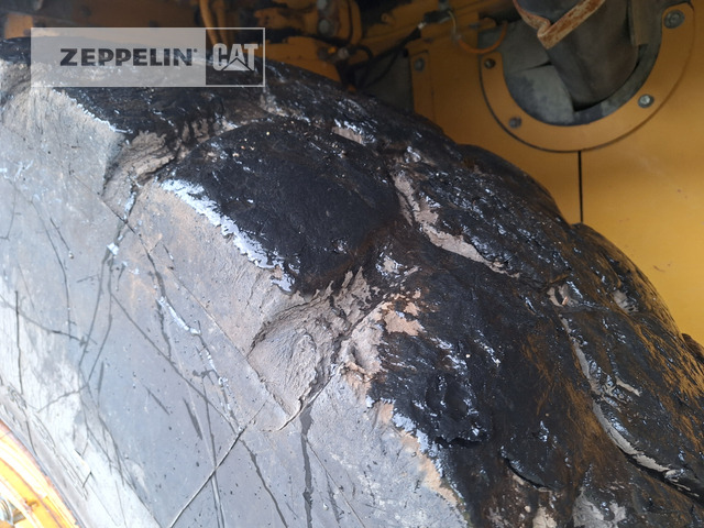 Rigid dumper/ Rock truck Cat 772G: picture 9