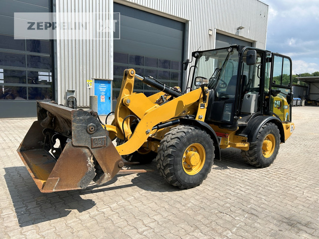 Cat 906M - Wheel loader: picture 1 Cat 906M - Wheel loader: picture 1