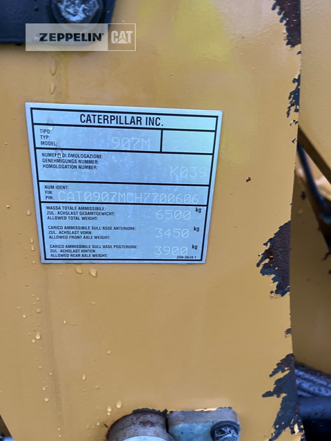 Wheel loader Cat 907M: picture 10