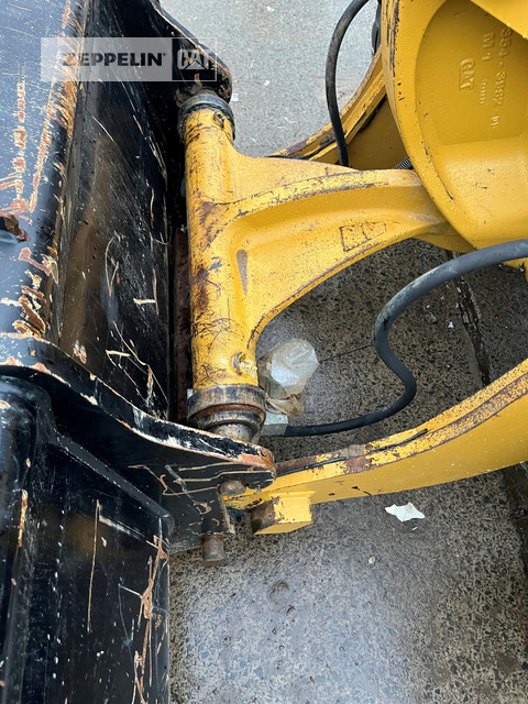Wheel loader Cat 907M: picture 15