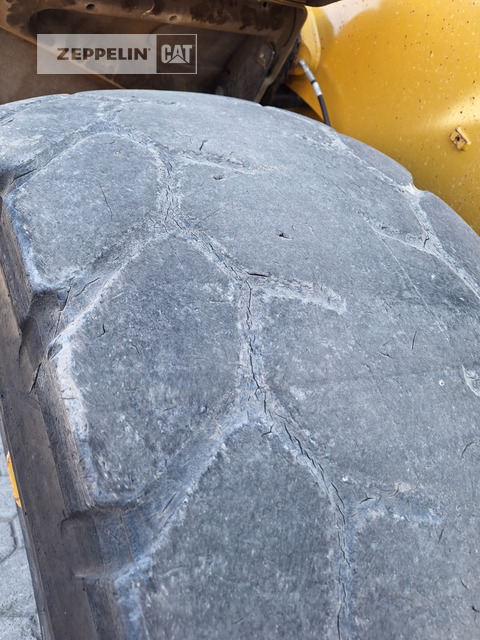 Wheel loader Cat 962M: picture 12