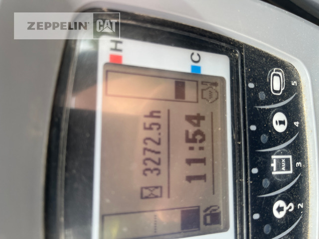 Mini excavator Kubota KX080-4: picture 23