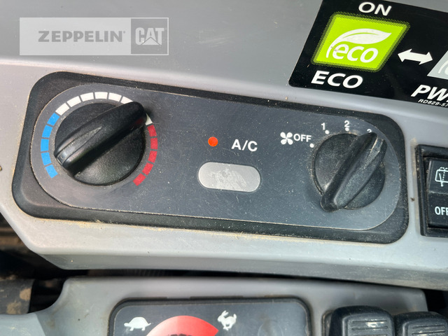 Mini excavator Kubota KX080-4: picture 22