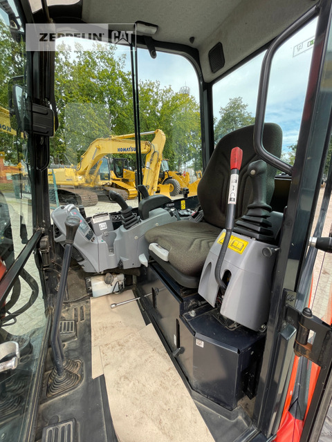 Mini excavator Kubota U27-4: picture 13