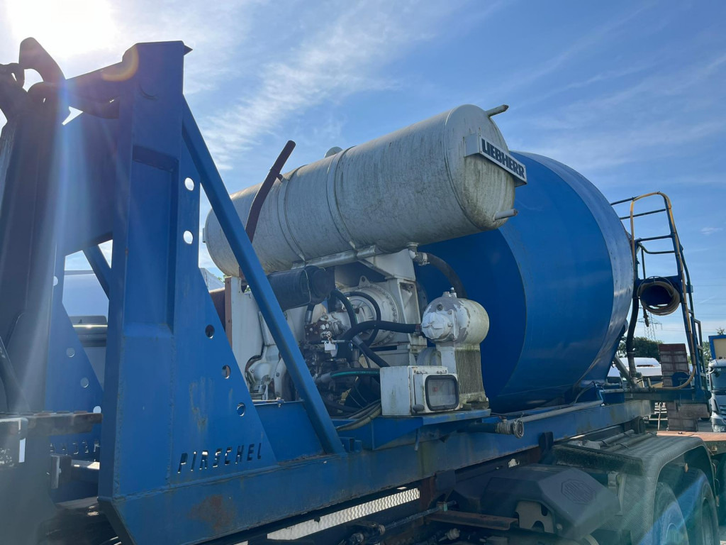 Abrollcontainer Betonmischaufbau mit sep. Motor - Hook lift truck: picture 3 Abrollcontainer Betonmischaufbau mit sep. Motor - Hook lift truck: picture 3