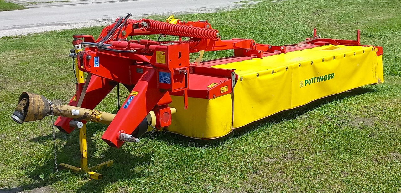 Pöttinger NOVA CAT 305 H - Mower: picture 4 Pöttinger NOVA CAT 305 H - Mower: picture 4