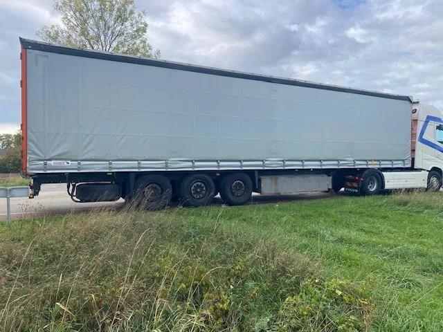 Schmitz Cargobull schuifzeil/dak 3 asser , schijfremmen , paletkist - Curtainsider semi-trailer: picture 2 Schmitz Cargobull schuifzeil/dak 3 asser , schijfremmen , paletkist - Curtainsider semi-trailer: picture 2