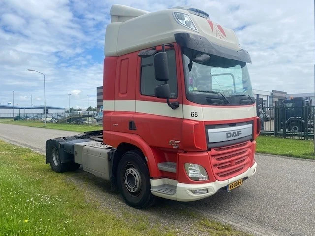 DAF CF 370 spacecab skylights - Tractor unit: picture 2 DAF CF 370 spacecab skylights - Tractor unit: picture 2