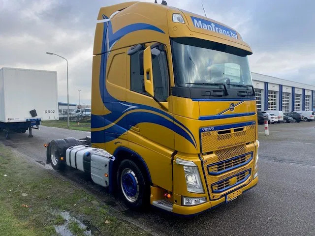 Volvo FH 13.460 "low deck" trekker, euro 6, XL cabine, show truck, apk gekeurd - Tractor unit: picture 2 Volvo FH 13.460 "low deck" trekker, euro 6, XL cabine, show truck, apk gekeurd - Tractor unit: picture 2