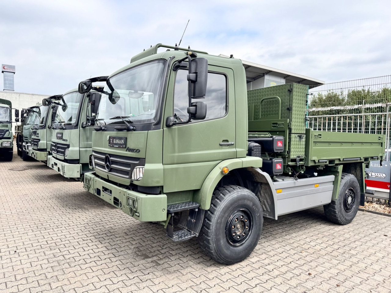 Mercedes-Benz 1018 Atego 4x4 Allrad  Camper - Flatbed van: picture 2 Mercedes-Benz 1018 Atego 4x4 Allrad  Camper - Flatbed van: picture 2
