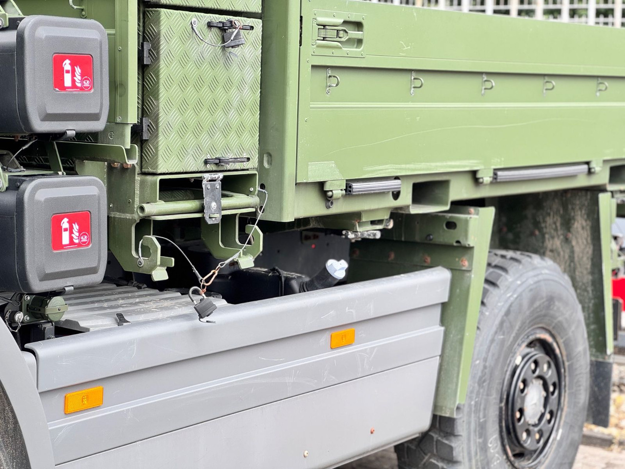 Container transporter/ Swap body truck Mercedes-Benz 1018 Atego 4x4 Allrad  Miltär Camper Expedition: picture 7