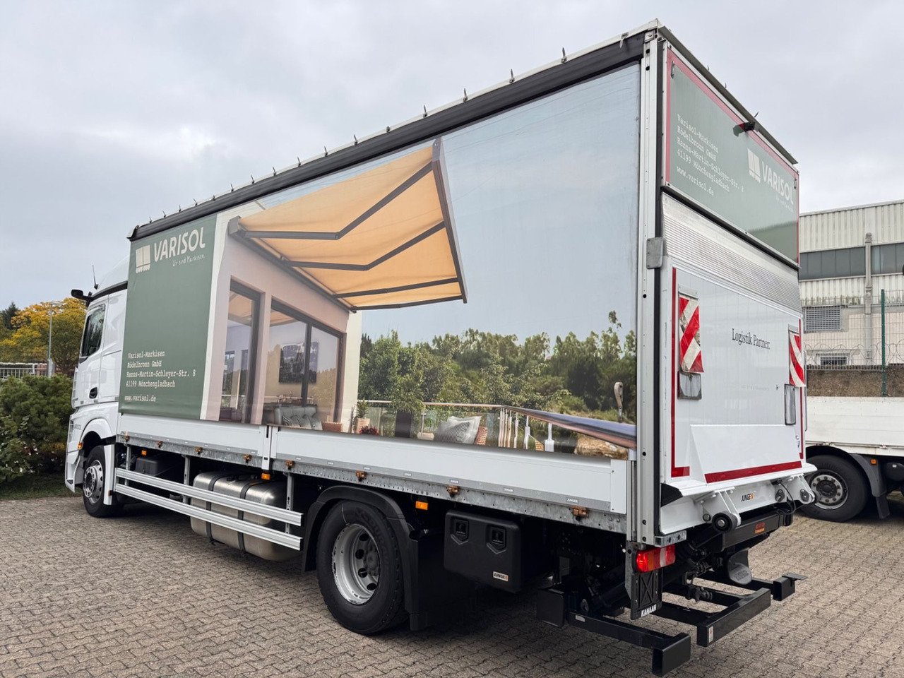 Mercedes-Benz 1833 Actros 5 StreamSPace LBW - Curtainsider truck: picture 4 Mercedes-Benz 1833 Actros 5 StreamSPace LBW - Curtainsider truck: picture 4