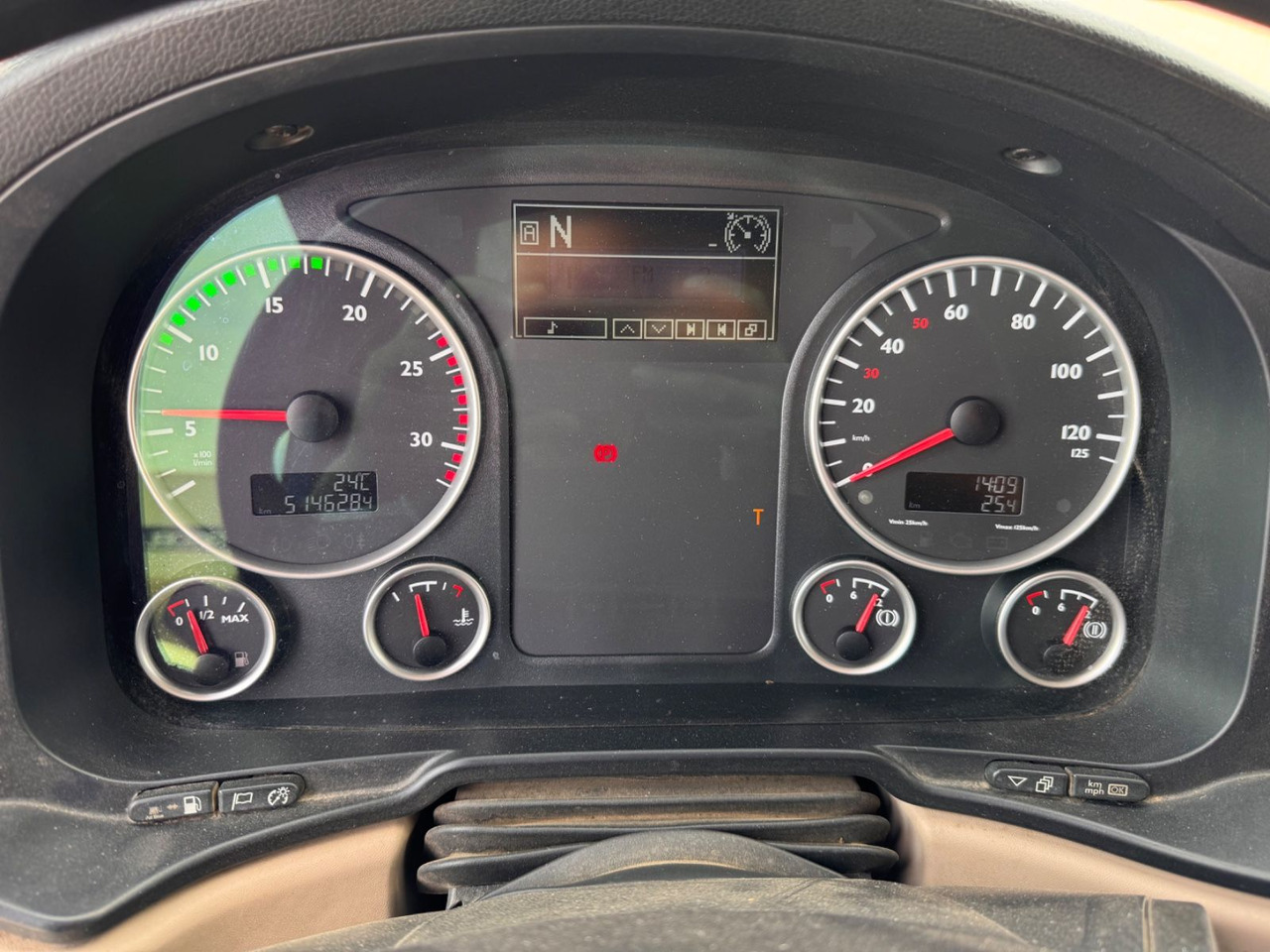MAN 26.460 TGS 6x6H BLS NEW MOTOR !!! - Tractor unit: picture 3 MAN 26.460 TGS 6x6H BLS NEW MOTOR !!! - Tractor unit: picture 3