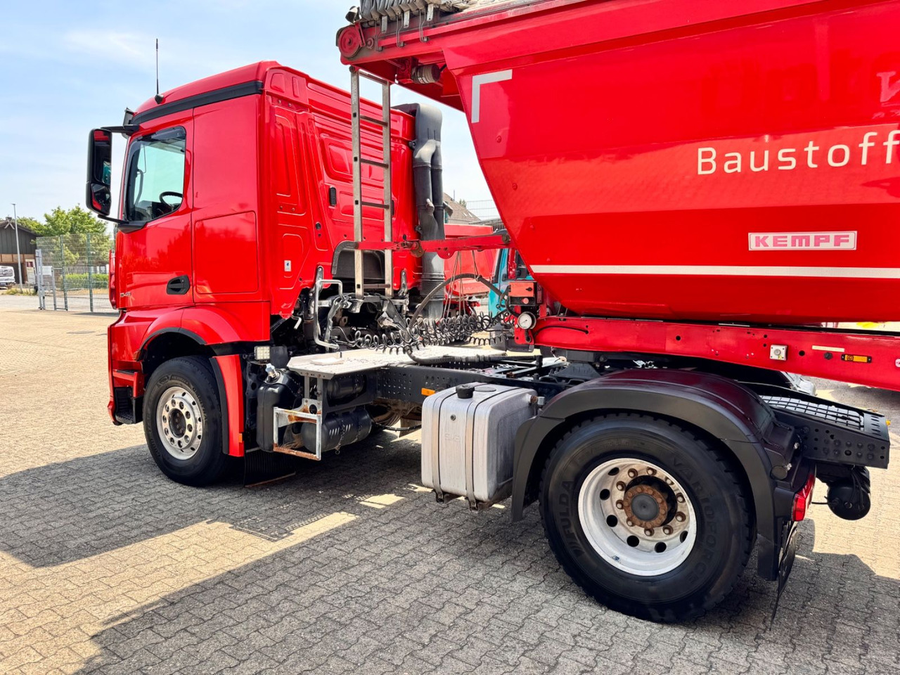 Mercedes-Benz 1846 Actros LS Kipphydraulik Alcoa - Tractor unit: picture 3 Mercedes-Benz 1846 Actros LS Kipphydraulik Alcoa - Tractor unit: picture 3