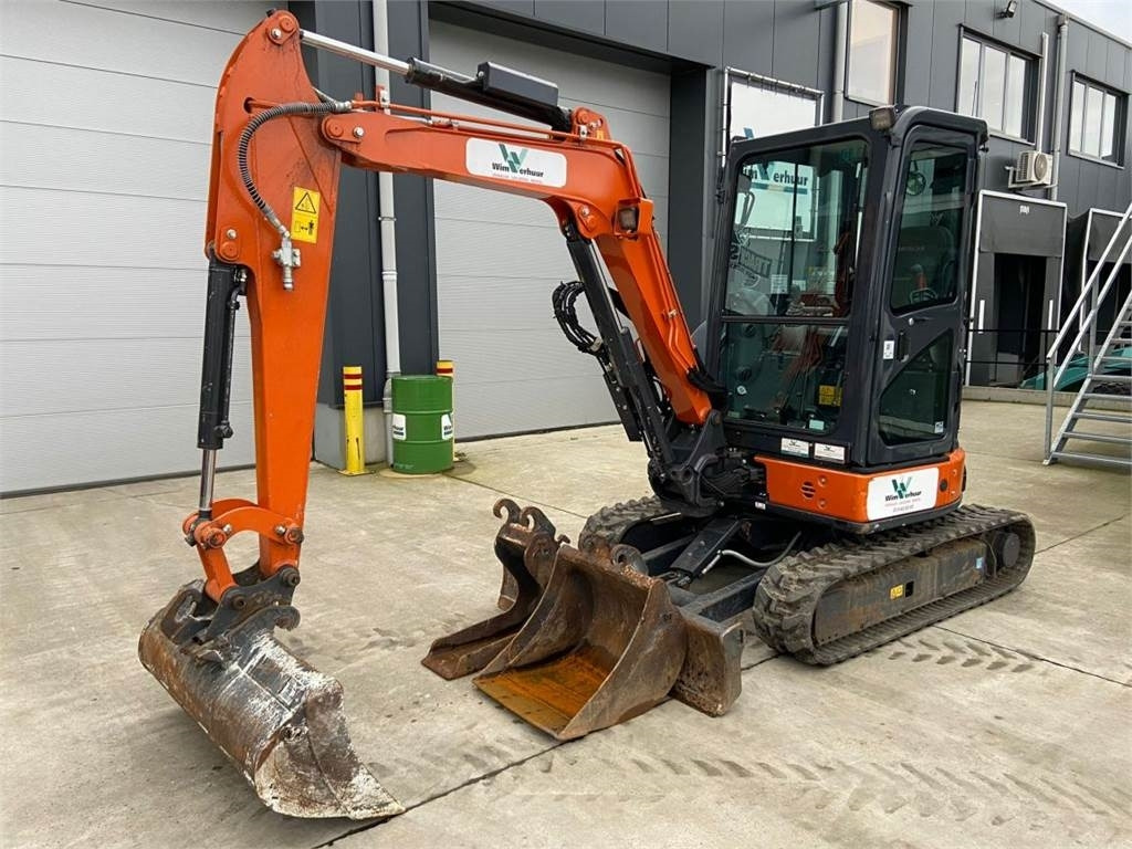 Hitachi ZX33U-6 (7294) - Mini excavator: picture 4 Hitachi ZX33U-6 (7294) - Mini excavator: picture 4