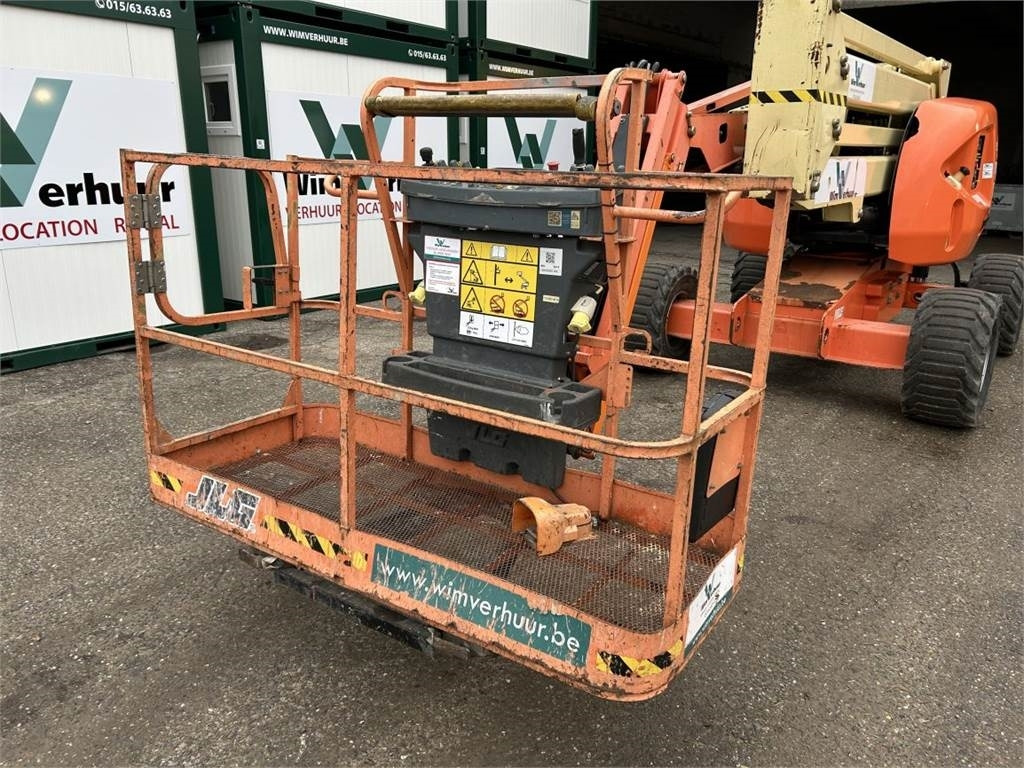 JLG 450AJ (3216) - Articulated boom: picture 2 JLG 450AJ (3216) - Articulated boom: picture 2