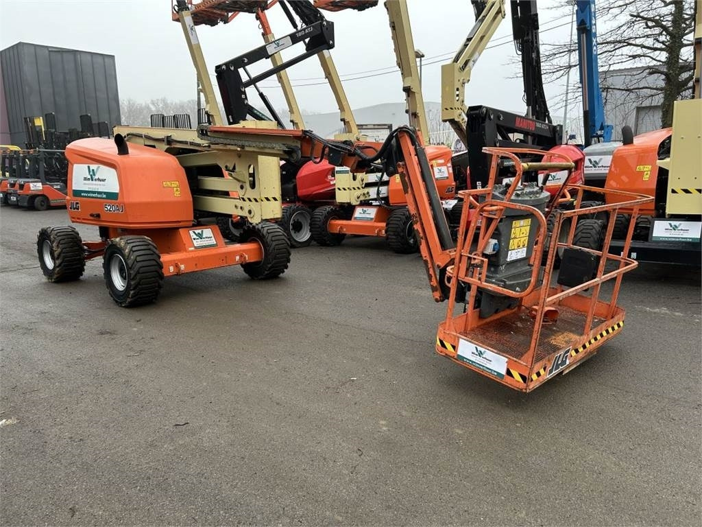 JLG 520AJ (2633) - Articulated boom: picture 4 JLG 520AJ (2633) - Articulated boom: picture 4
