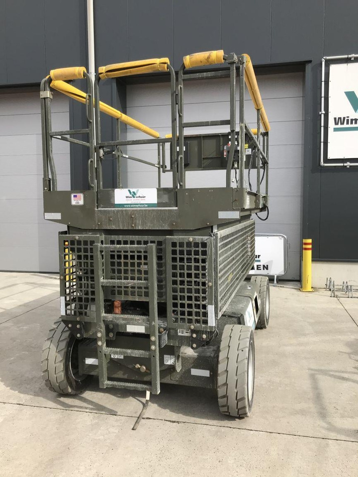 JLG M3369 (4331) - Scissor lift: picture 2 JLG M3369 (4331) - Scissor lift: picture 2