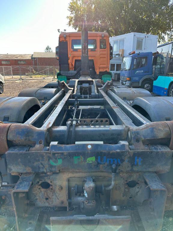 Skip loader truck MAN TGS 26.400 6X2-2 BL Meille RK 20.70 Absetzkipper: picture 8
