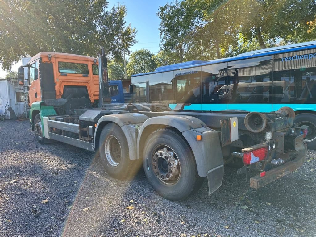 Skip loader truck MAN TGS 26.400 6X2-2 BL Meille RK 20.70 Absetzkipper: picture 6