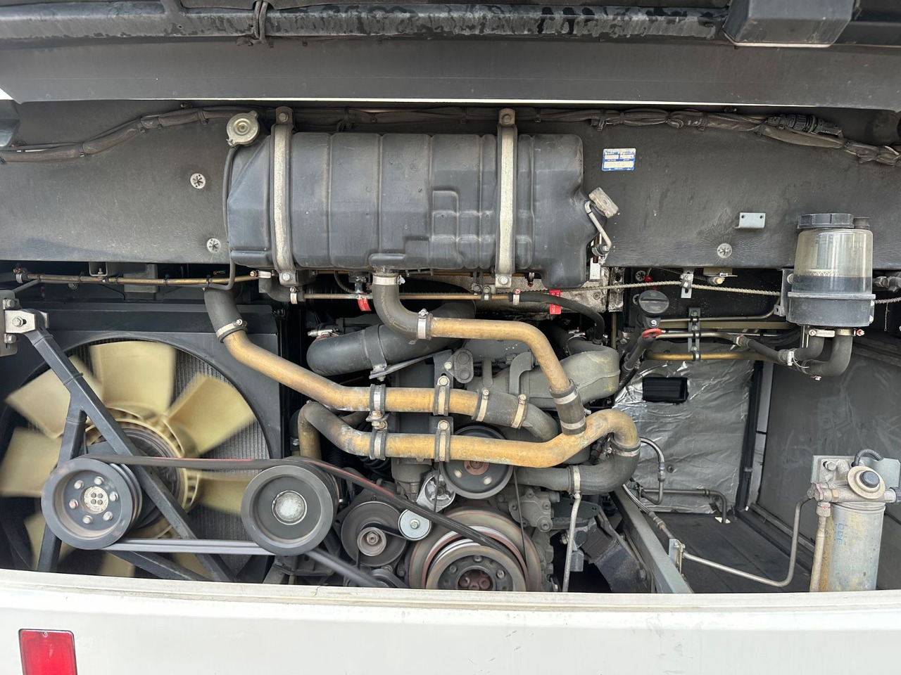 Mercedes-Benz O560 Intouro (EEV*Schalt) - Suburban bus: picture 4 Mercedes-Benz O560 Intouro (EEV*Schalt) - Suburban bus: picture 4