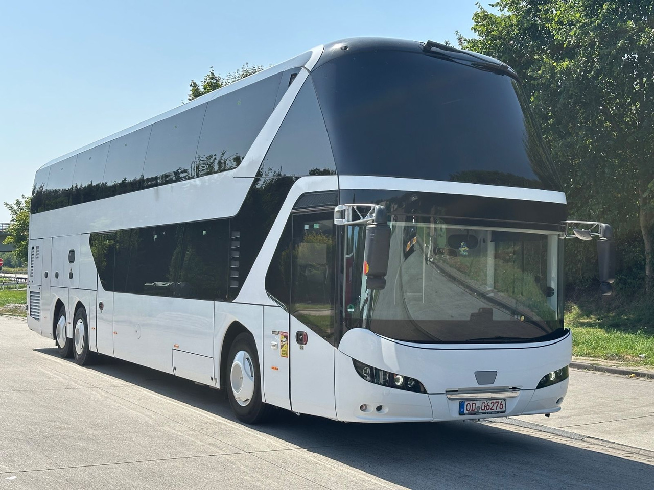 Neoplan P06 Skyliner L (83 Sitze*TOP*Motor Neu*Panorama) - Double-decker bus: picture 1 Neoplan P06 Skyliner L (83 Sitze*TOP*Motor Neu*Panorama) - Double-decker bus: picture 1