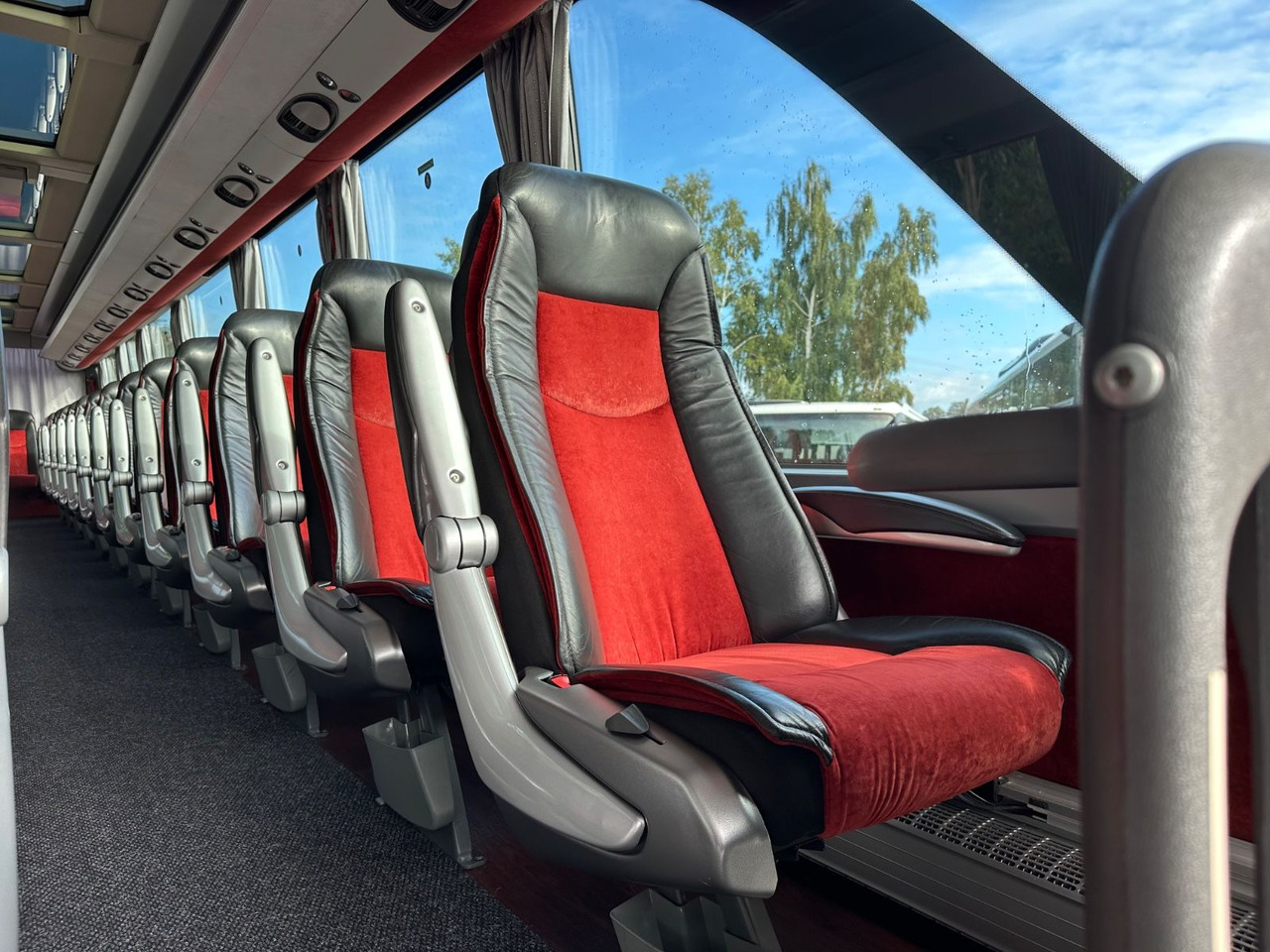 Setra S 416 HDH (V.I.P 2+1 Sitze*Panorama*TOP) - Coach: picture 5 Setra S 416 HDH (V.I.P 2+1 Sitze*Panorama*TOP) - Coach: picture 5