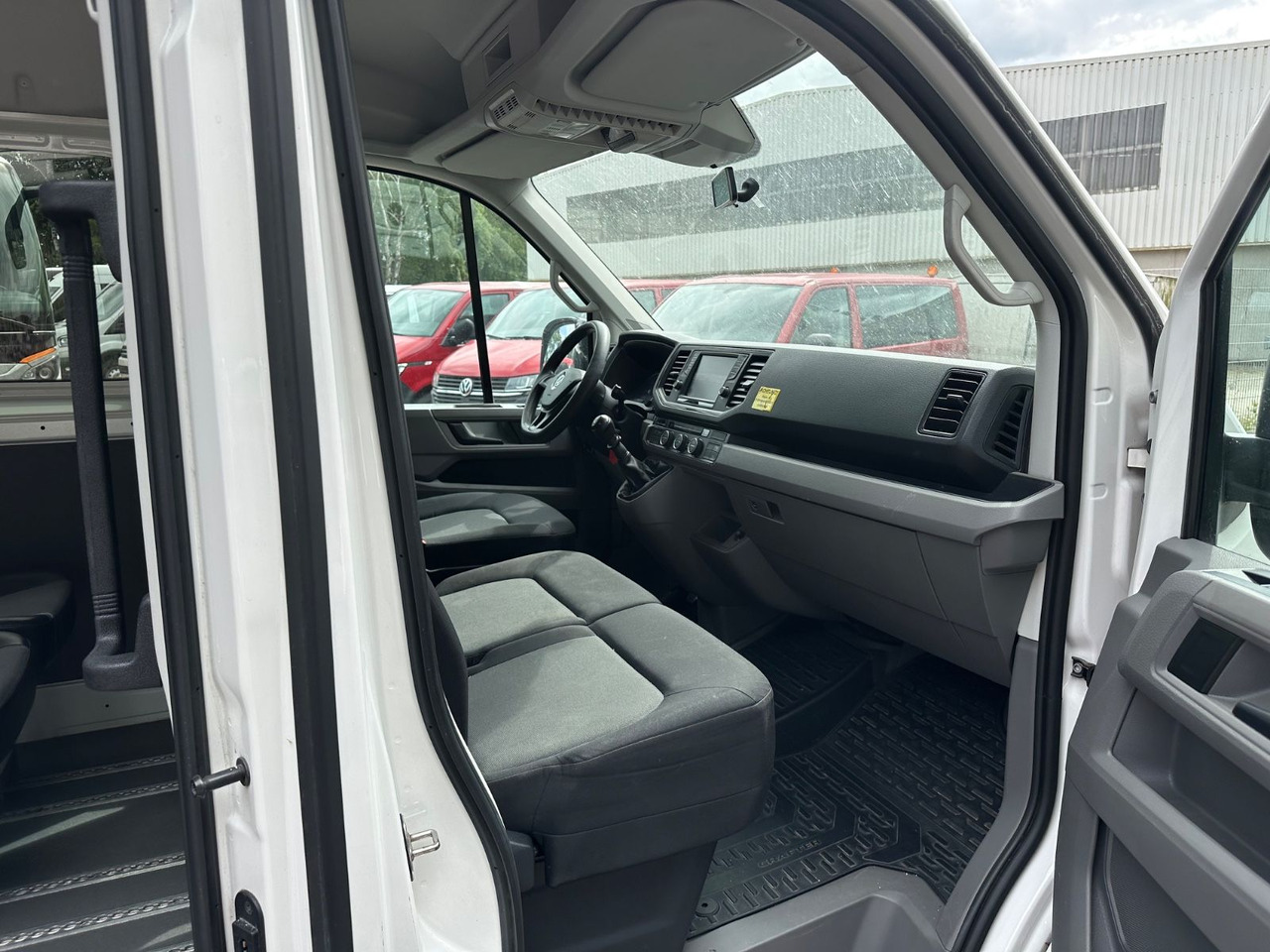 Volkswagen Crafter (PDC*StandHz.*Behinderten gerecht) - Passenger van: picture 5 Volkswagen Crafter (PDC*StandHz.*Behinderten gerecht) - Passenger van: picture 5