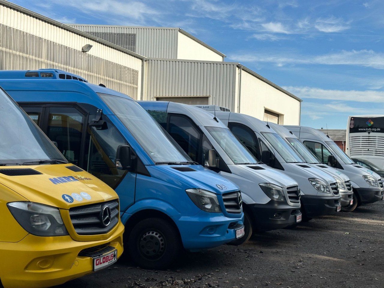 Lease a  Volkswagen T6 Kombi (PDC Hi*ACC*StandHz*9 Sitzer*AC) Volkswagen T6 Kombi (PDC Hi*ACC*StandHz*9 Sitzer*AC): picture 19