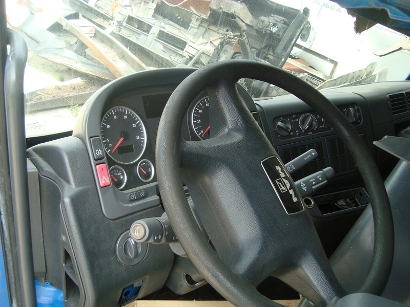 MAN TGL 8.180 10.250 12.240 12.250 12.280 - Cab: picture 5 MAN TGL 8.180 10.250 12.240 12.250 12.280 - Cab: picture 5